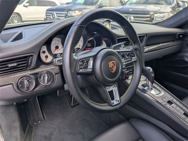 Thumbnail: 2019 Porsche 911 - 10