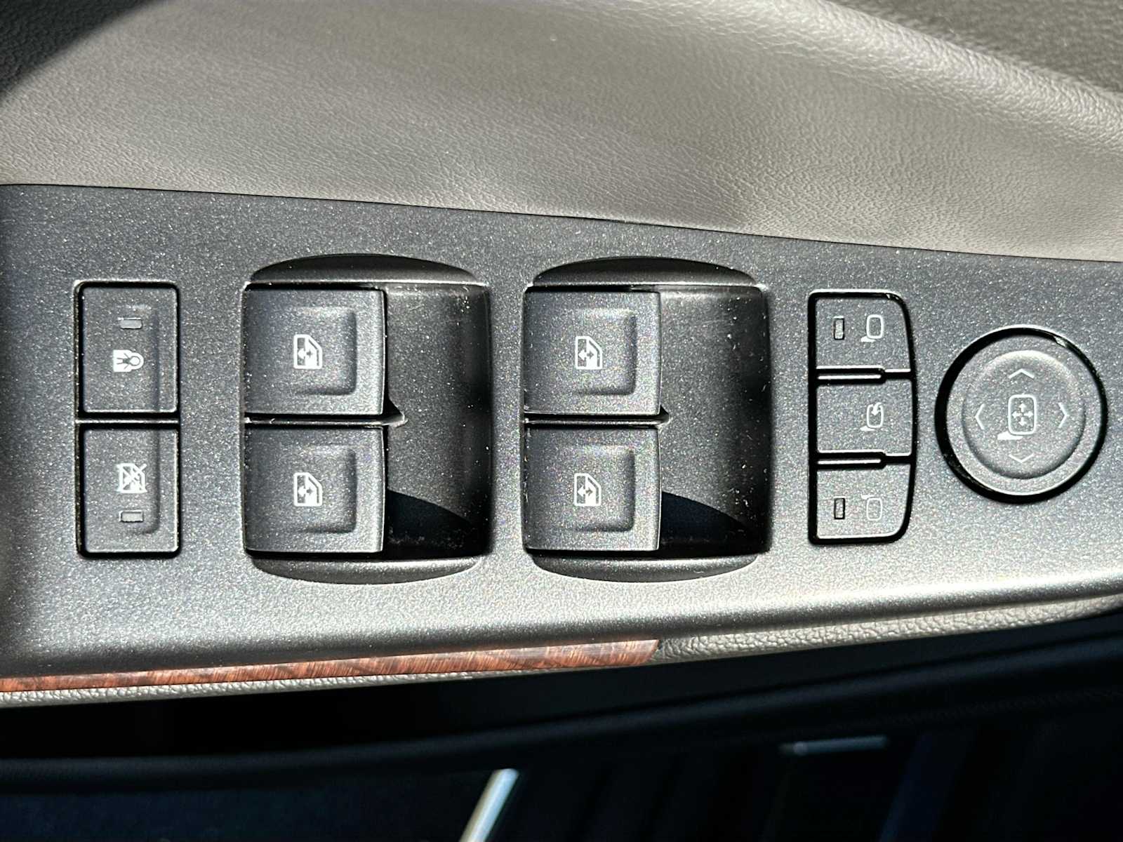 Thumbnail: 2019 GMC Yukon XL - 18