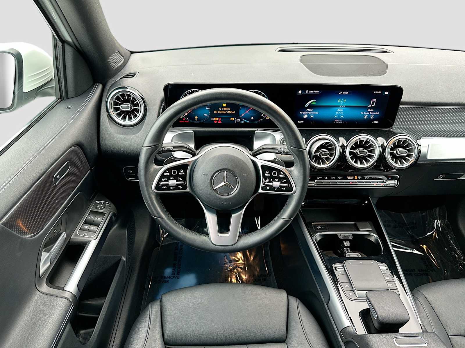 Thumbnail: 2022 Mercedes-Benz GLB - 22
