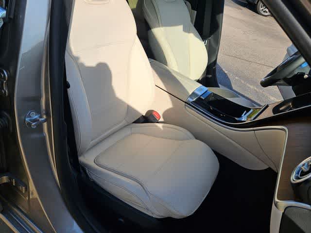 Thumbnail: 2023 Mercedes-Benz C-Class - 22