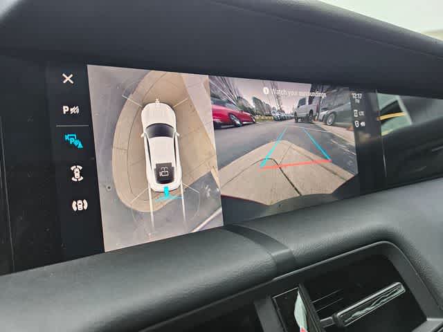 Thumbnail: 2023 Porsche Taycan - 32