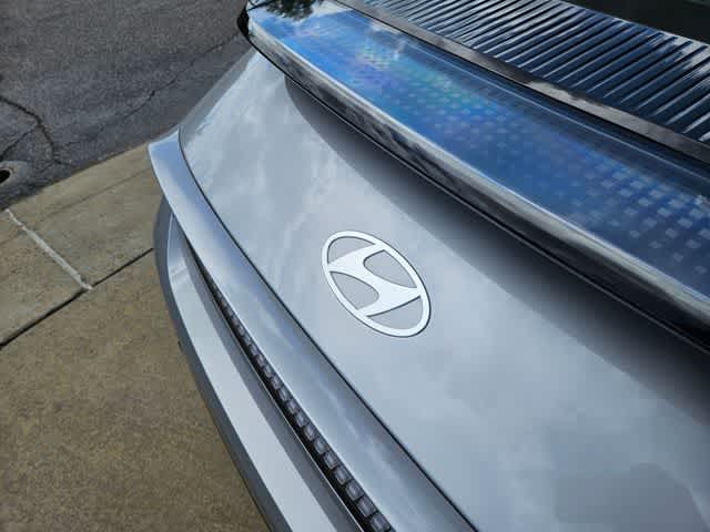 Thumbnail: 2023 Hyundai Ioniq 6 - 10