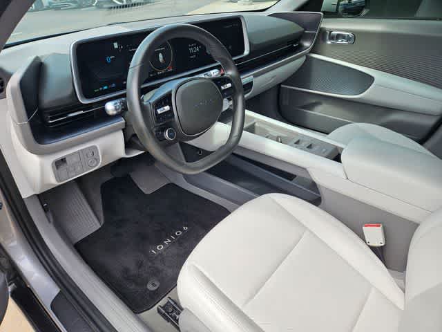 Thumbnail: 2023 Hyundai Ioniq 6 - 2