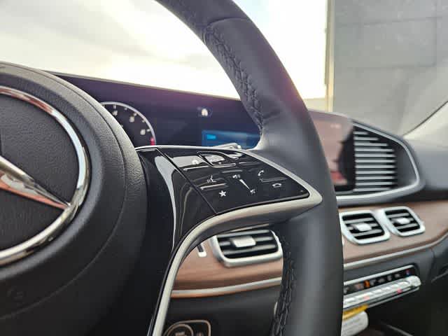 Thumbnail: 2026 Mercedes-Benz GLE - 25