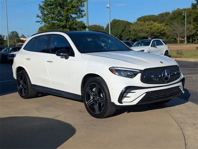 2023 Mercedes Benz GLC 300 photo 2