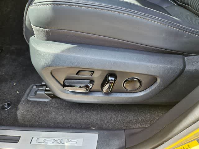 Thumbnail: 2024 Lexus GX - 17