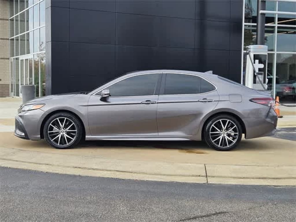 Used 2024 Toyota Camry SE Sedan