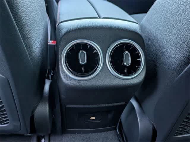 2025 Mercedes Benz CLA 250 photo 4