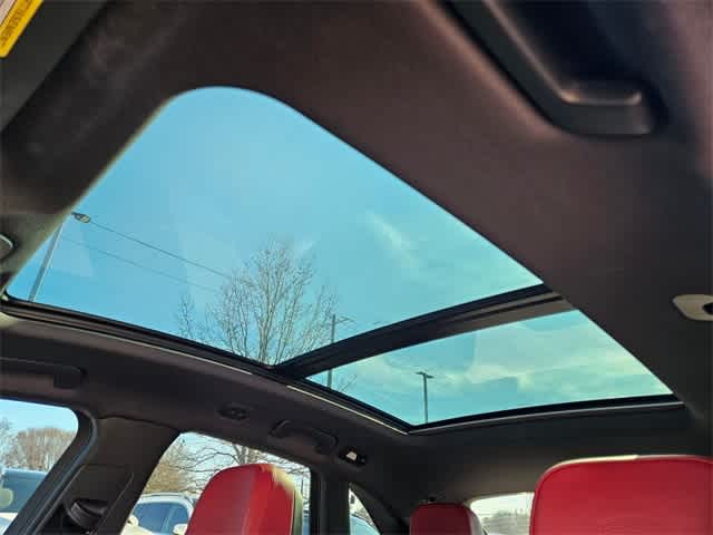 Thumbnail: 2024 Porsche Macan - 17