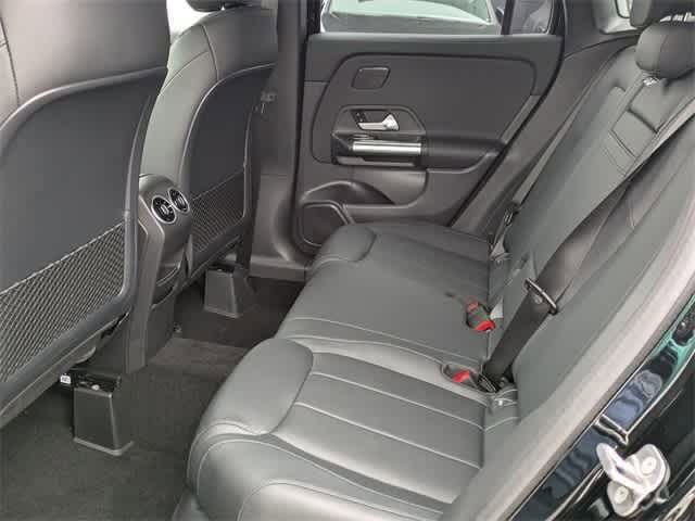 2025 Mercedes-Benz GLA 250 5