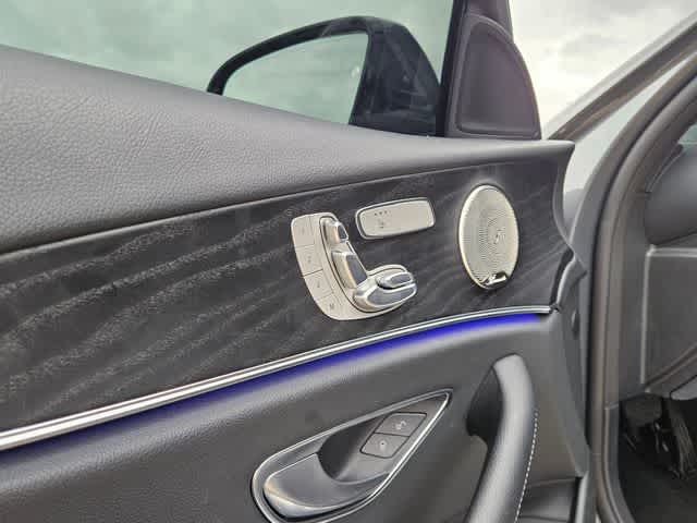 Thumbnail: 2022 Mercedes-Benz E-Class - 16