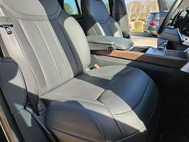 Thumbnail: 2025 Land Rover Range Rover - 24