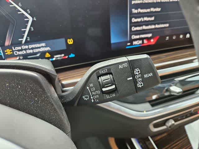 Thumbnail: 2026 BMW X7 - 27