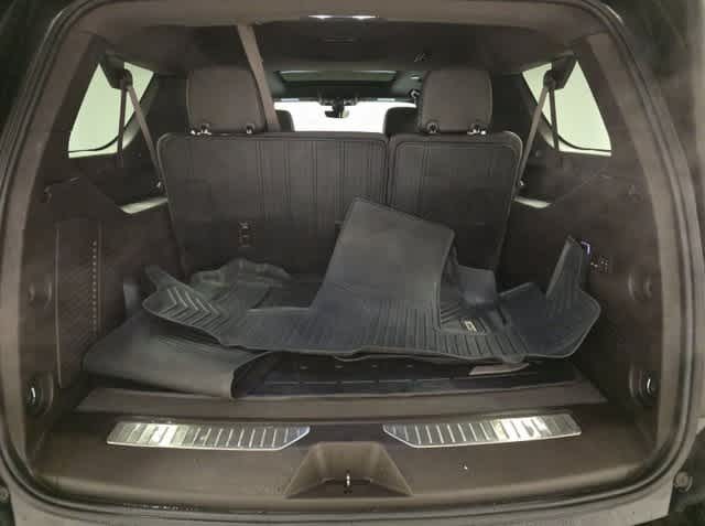 Thumbnail: 2022 GMC Yukon XL - 8