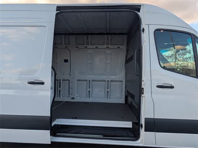 Thumbnail: 2026 Mercedes-Benz CLE - 18