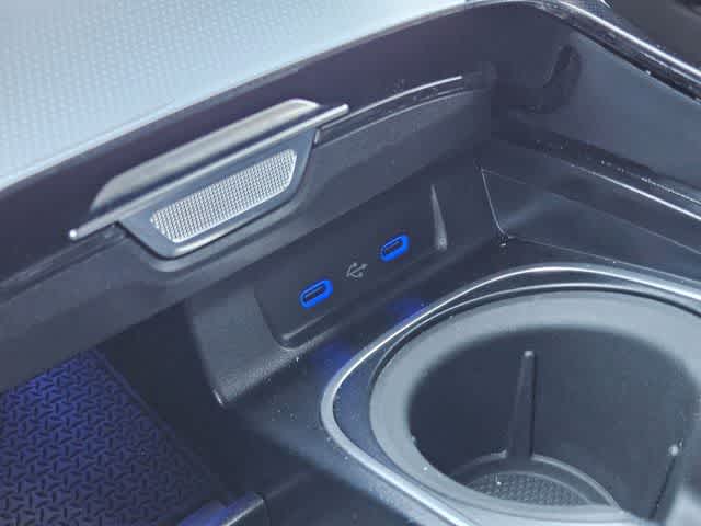 Thumbnail: 2023 Mercedes-Benz S-Class - 31