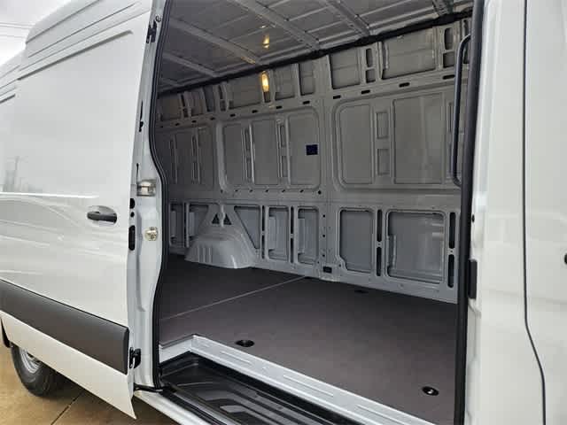 Thumbnail: 2026 Mercedes-Benz Sprinter - 18