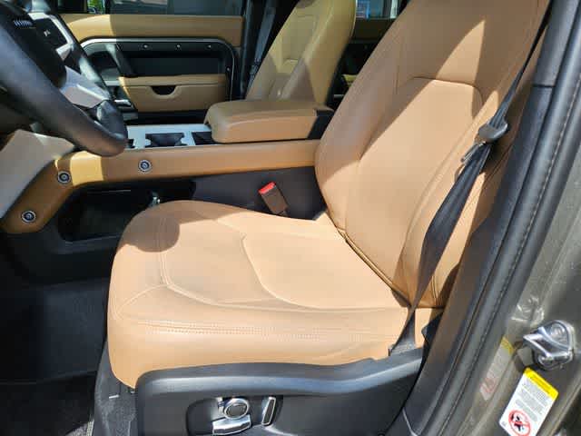 Thumbnail: 2025 Land Rover Defender - 15