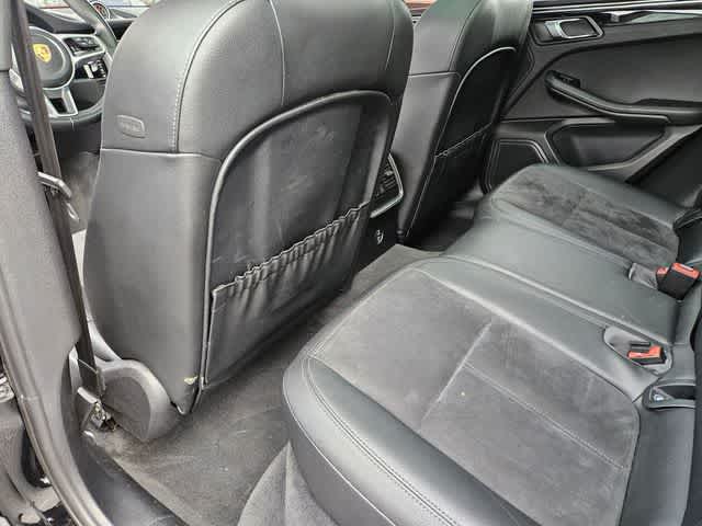 Thumbnail: 2020 Porsche Macan - 18