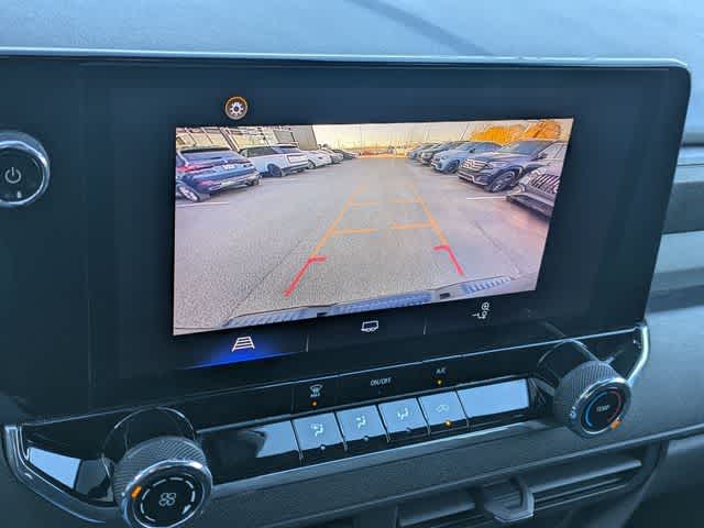 Thumbnail: 2023 Chevrolet Colorado - 26