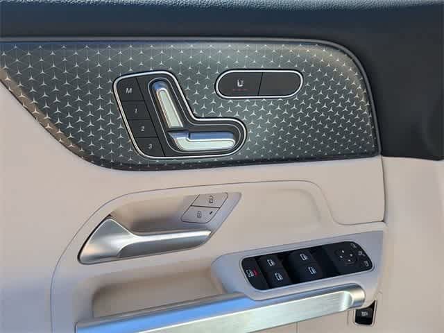 Thumbnail: 2025 Mercedes-Benz GLB - 15