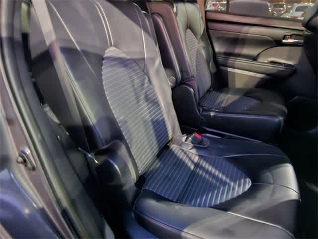 Thumbnail: 2023 Toyota Highlander - 16