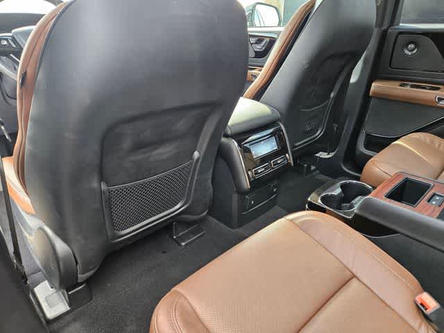 Thumbnail: 2022 Lincoln Aviator - 17