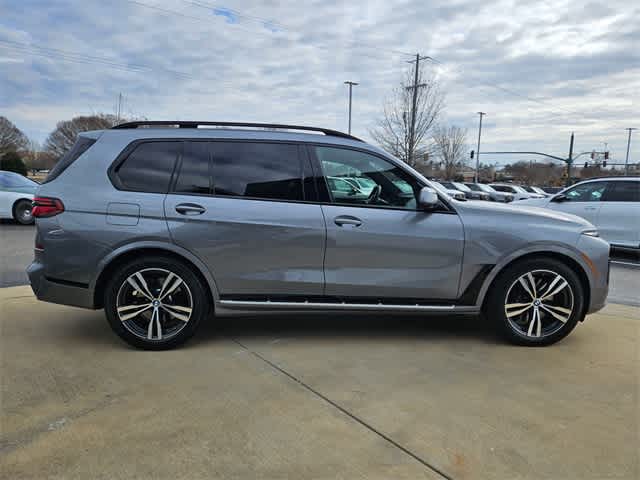 Thumbnail: 2026 BMW X7 - 9