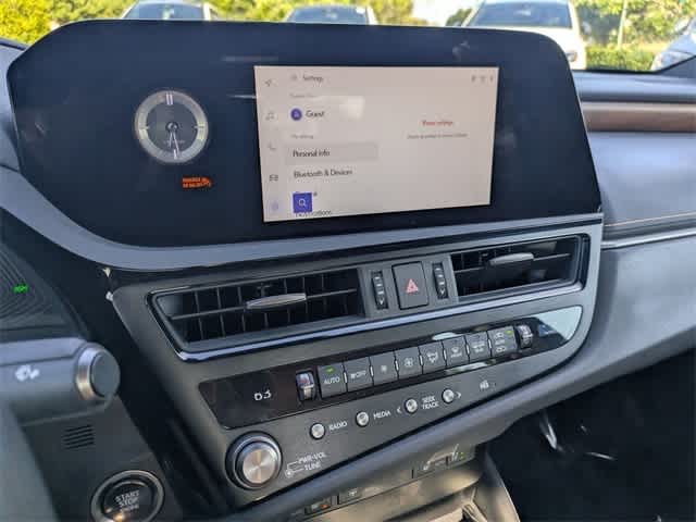 Thumbnail: 2025 Lexus ES - 27