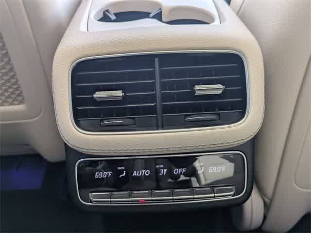 2025 Mercedes Benz GLS 450 4MATIC photo 4