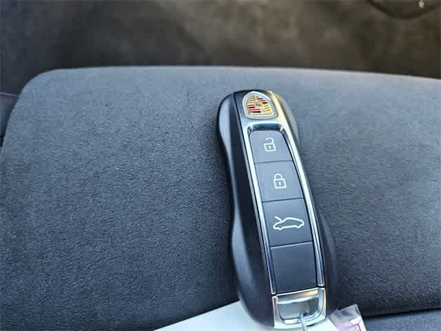 Thumbnail: 2025 Porsche 911 - 35