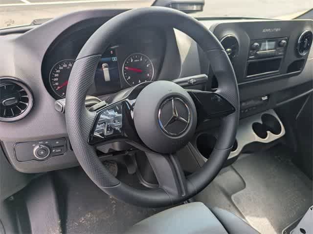 Thumbnail: 2025 Mercedes-Benz Sprinter - 2