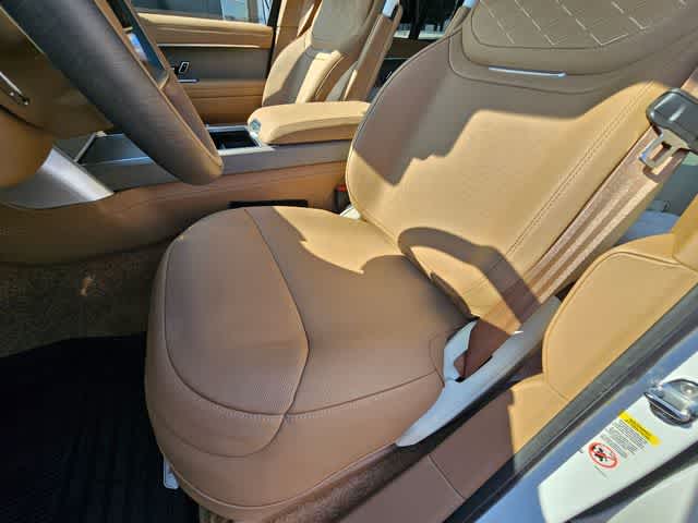 Thumbnail: 2026 Land Rover Range Rover - 15