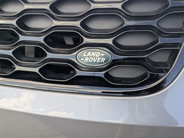 Thumbnail: 2023 Land Rover Discovery - 11