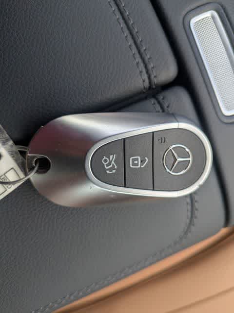 Thumbnail: 2025 Mercedes-Benz E-Class - 35