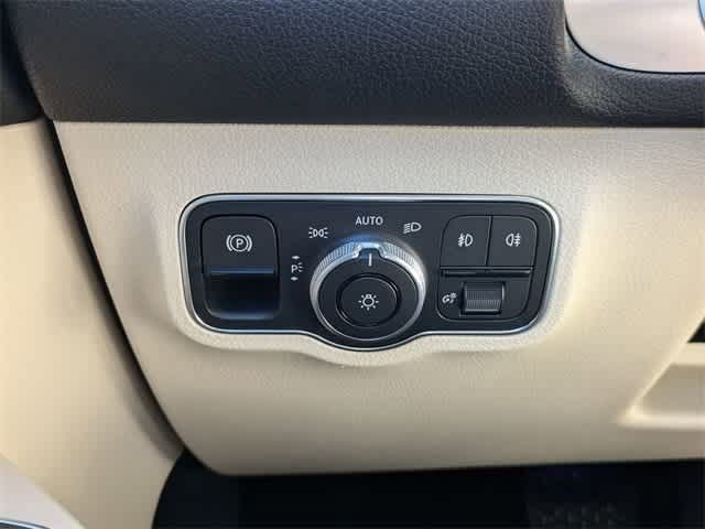 Thumbnail: 2025 Mercedes-Benz GLB - 25