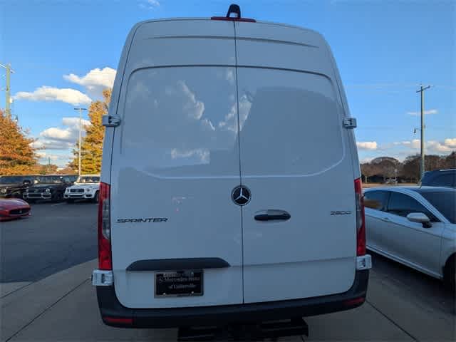 Thumbnail: 2026 Mercedes-Benz CLE - 7