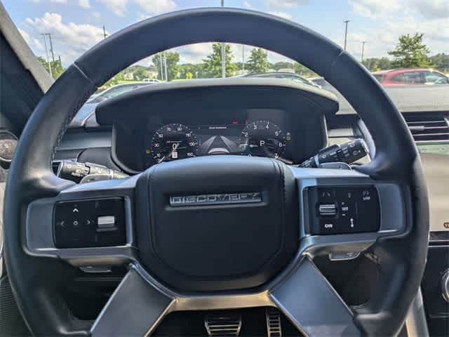 Thumbnail: 2023 Land Rover Discovery - 25