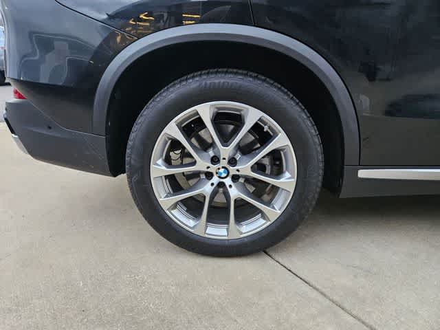 Thumbnail: 2025 BMW X5 - 13