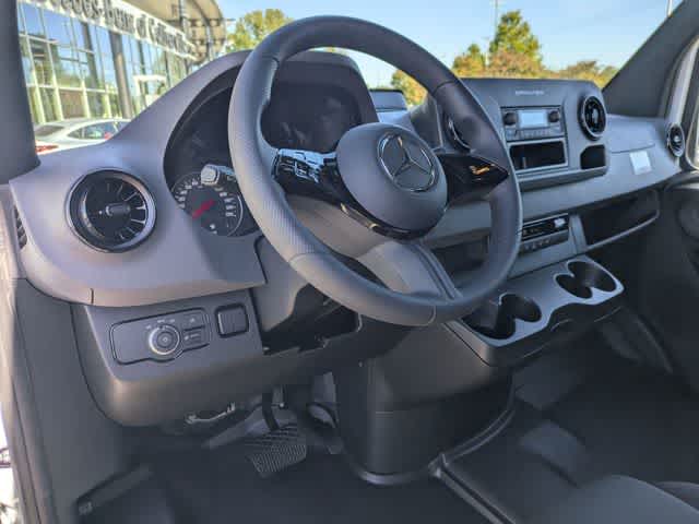 Thumbnail: 2026 Mercedes-Benz Sprinter - 10