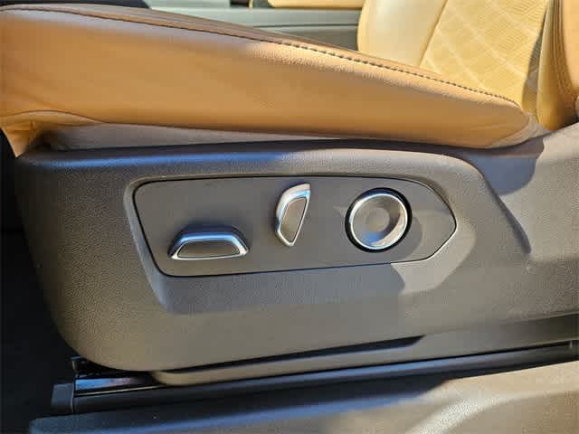 Thumbnail: 2024 Cadillac Escalade - 16