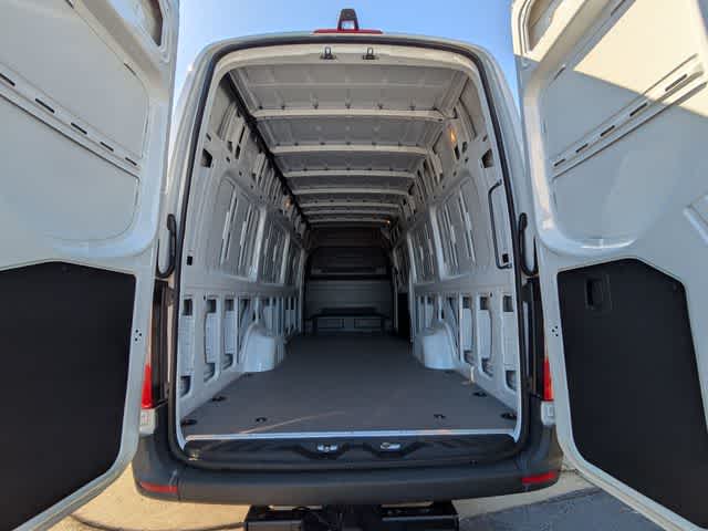 Thumbnail: 2026 Mercedes-Benz Sprinter - 29