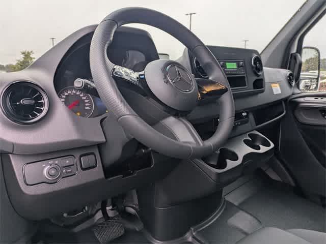 Thumbnail: 2026 Mercedes-Benz Sprinter - 10