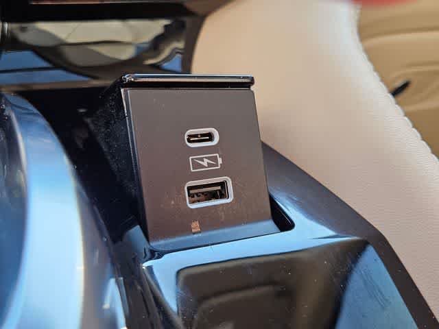 Thumbnail: 2022 Acura MDX - 33