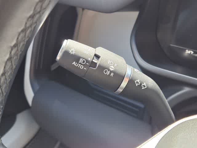 Thumbnail: 2023 Land Rover Defender - 30