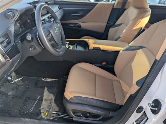 Thumbnail: 2025 Lexus ES - 15