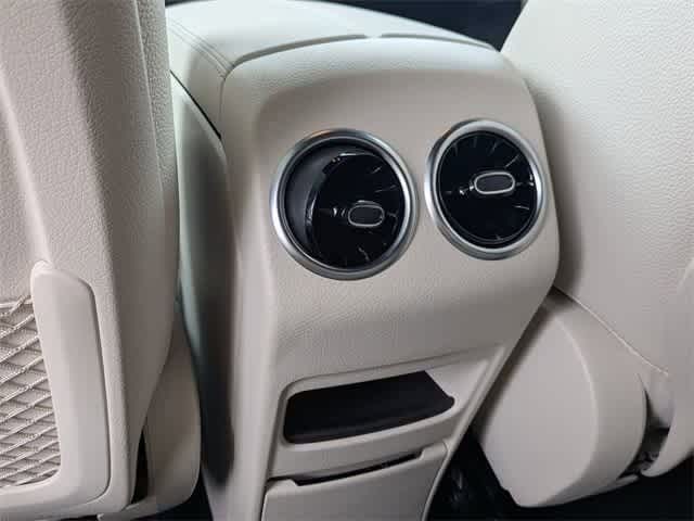 2025 Mercedes-Benz GLA 250 4