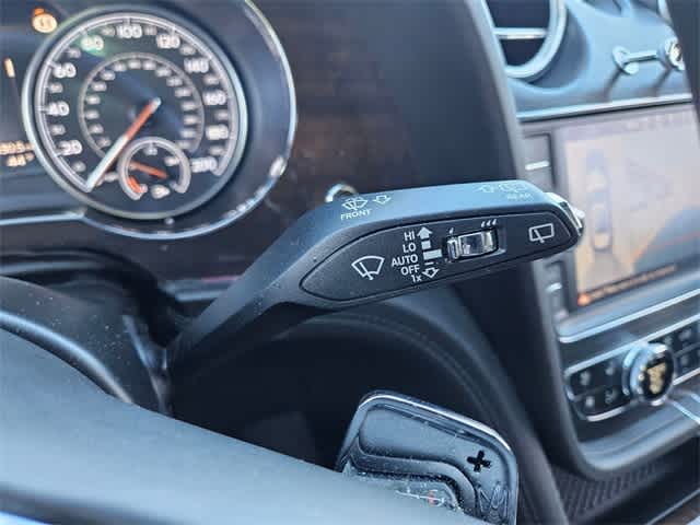 Thumbnail: 2020 Bentley Bentayga - 26