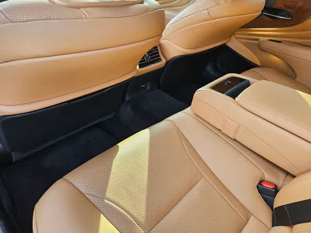 Thumbnail: 2021 Lexus LS - 17