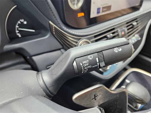 Thumbnail: 2023 Lexus LS - 27